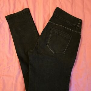 Sleek Black Women's Jeggings